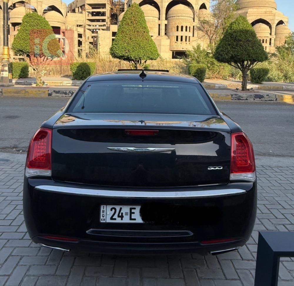 کرایسلەر 300